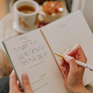 The Modern Culture with Leah and Cari: Disrupting the Way You Live, Lead, and Love: EPISODE 8: Purpose-Oriented Leadership: When Success Isn’t Enough Anymore 